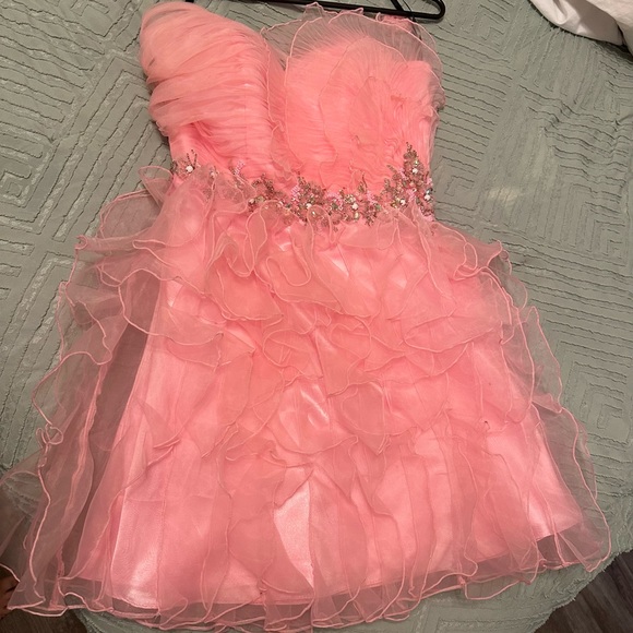 Alyce Size 4 homecoming/prom dress - Picture 1 of 3